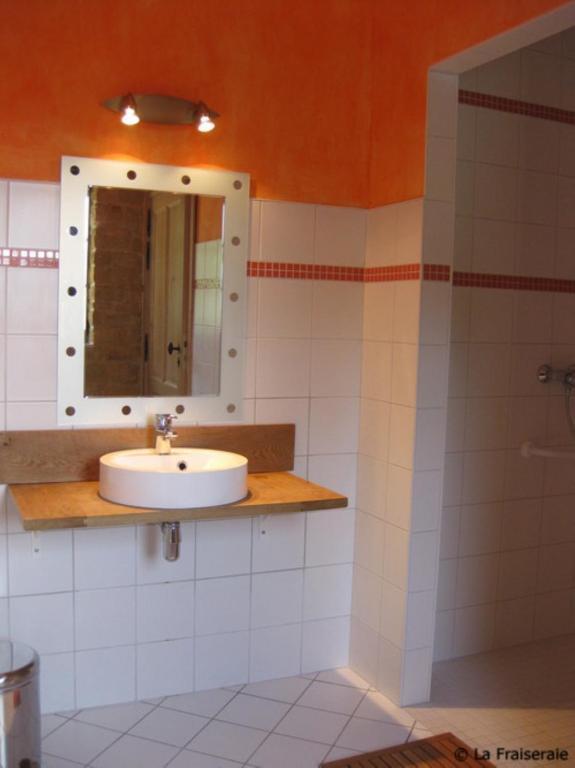 Chambres d'Hôtes La Fraiseraie Tellancourt Quarto foto